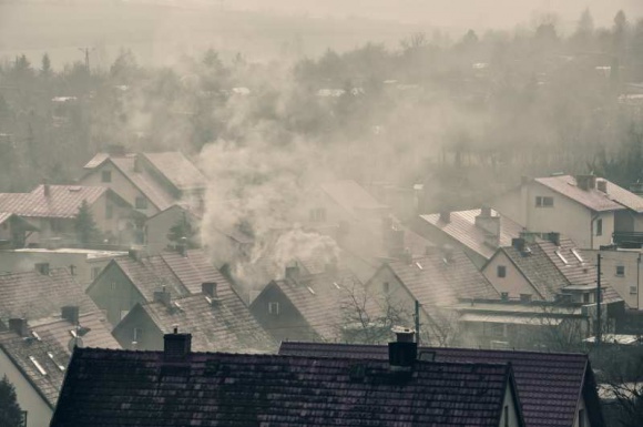 14 listopada - Dzień Czystego Powietrza. Jak o nie zadbać? Problemy społeczne, BIZNES - 14 listopada obchodzimy Dzień Czystego Powietrza. Jak pokazują liczne badania, jakość powietrza w Polsce jest jedną z najgorszych w Unii Europejskiej. Co możemy zrobić, aby zmienić te statystyki i poprawić fatalną jakość powietrza, którym oddychamy?