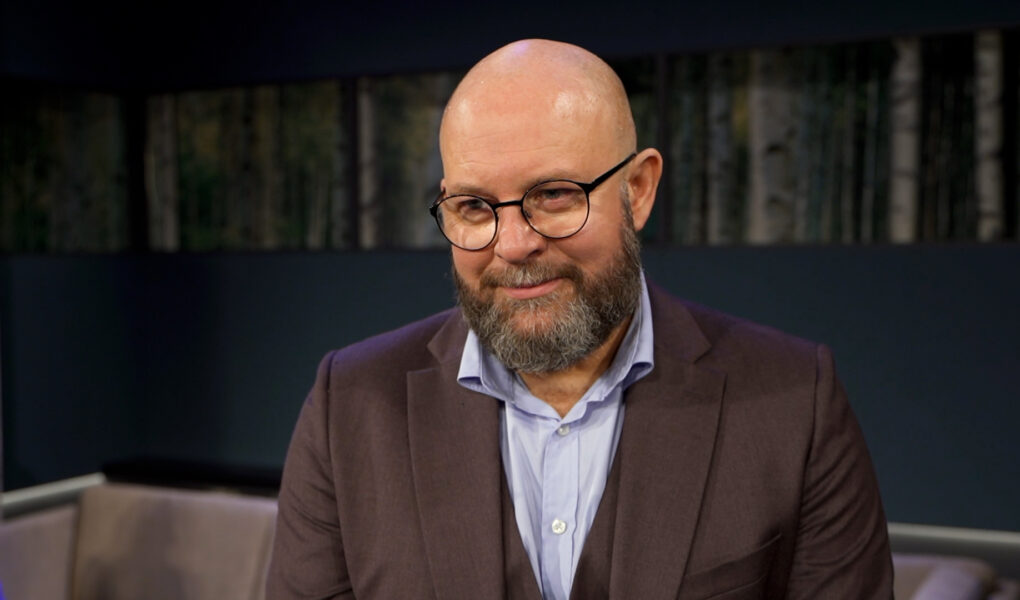 Szymon Bobrowski: W swoim życiu miałem różne sytuacje: straciłem i zyskałem, porzuciłem i zostałem porzucony. Grając w spektaklach, bazuję więc na swoich przemyśleniach